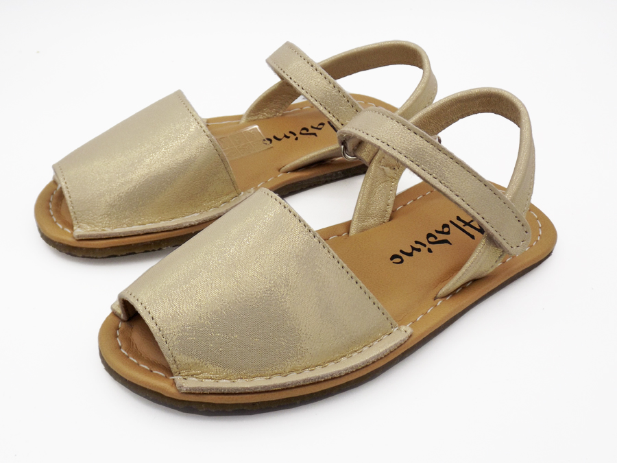 menorquina barefoot