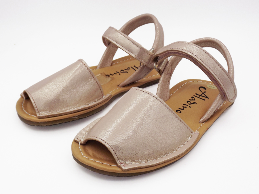 menorquina barefoot